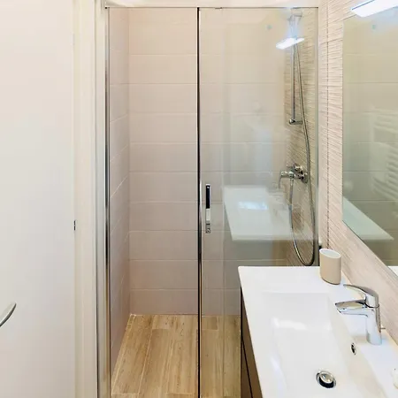 Apartament Hubix - Casa Del Mar A2 *