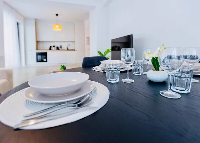 Hubix - Casa Del Mar A2 *